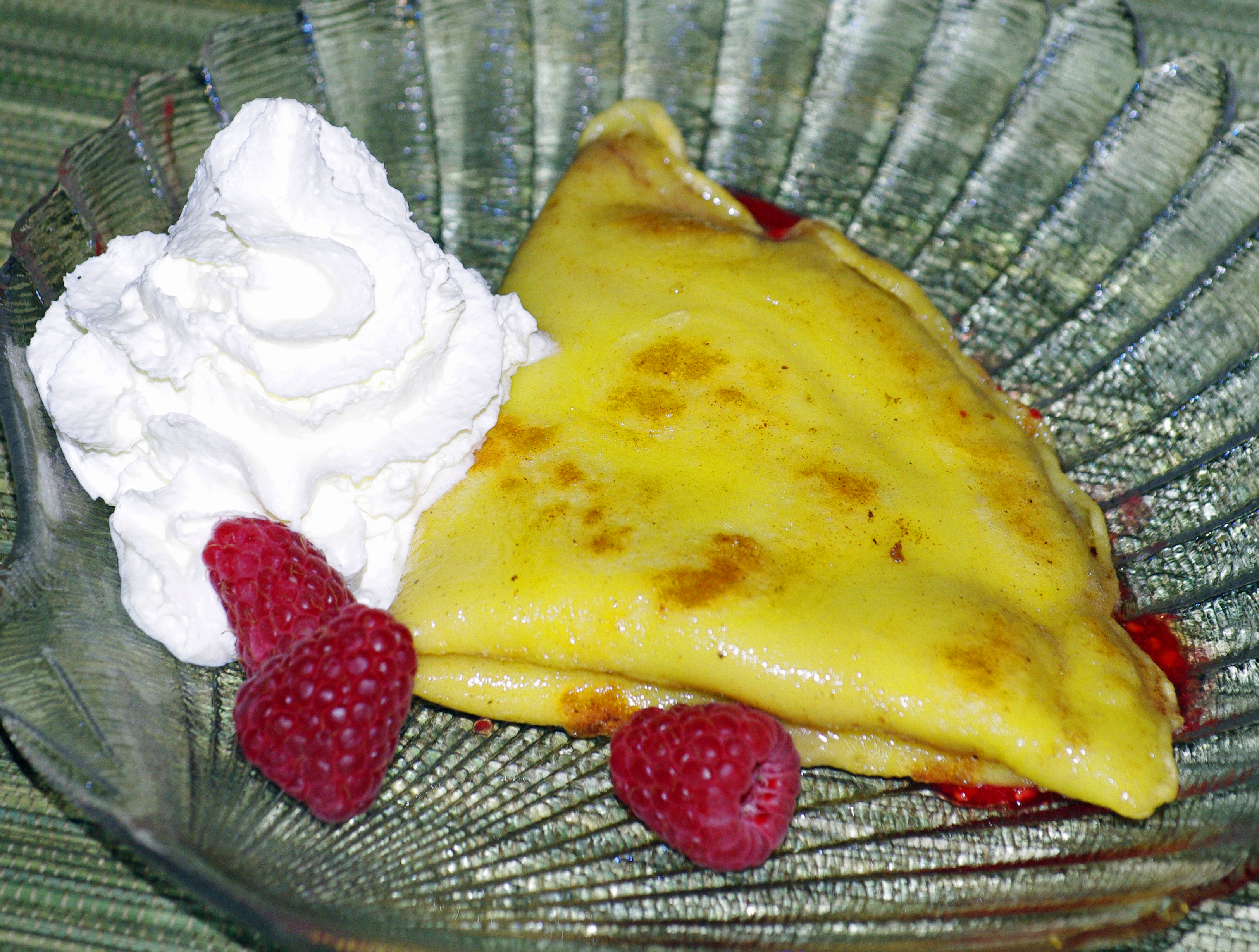 Crêpes mit Himbeeren